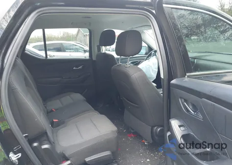 2021 Chevrolet Traverse Awd Ls z USA, uszkodzony, nr VIN 1GNEVFKW2MJ115220